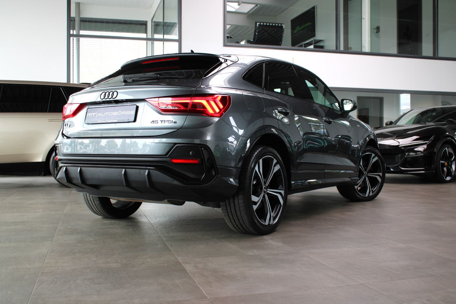 Audi Q3 SPORTBACK 45 TFSIe S LINE/AHK/ACC/MATRIX/20" foto 9