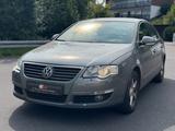 Volkswagen Passat Lim. Comfortline 2.0TDI/TempomatTÜV 12/26 - Volkswagen Passat aus 2007: TDI