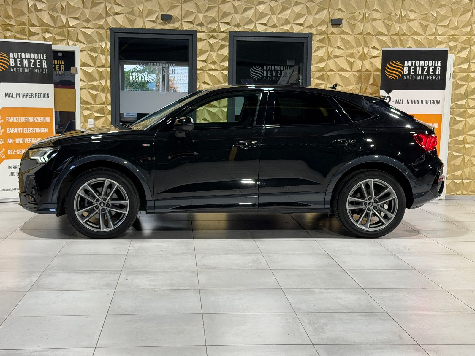 Fahrzeugabbildung Audi Q3 Sportback 35 TDI/S-LINE/BLACK-EDIT/LED/KAMERA