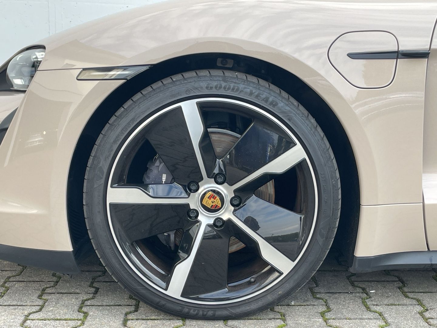 Taycan Sport Turismo Plus Approved/Pano/Bose/Air