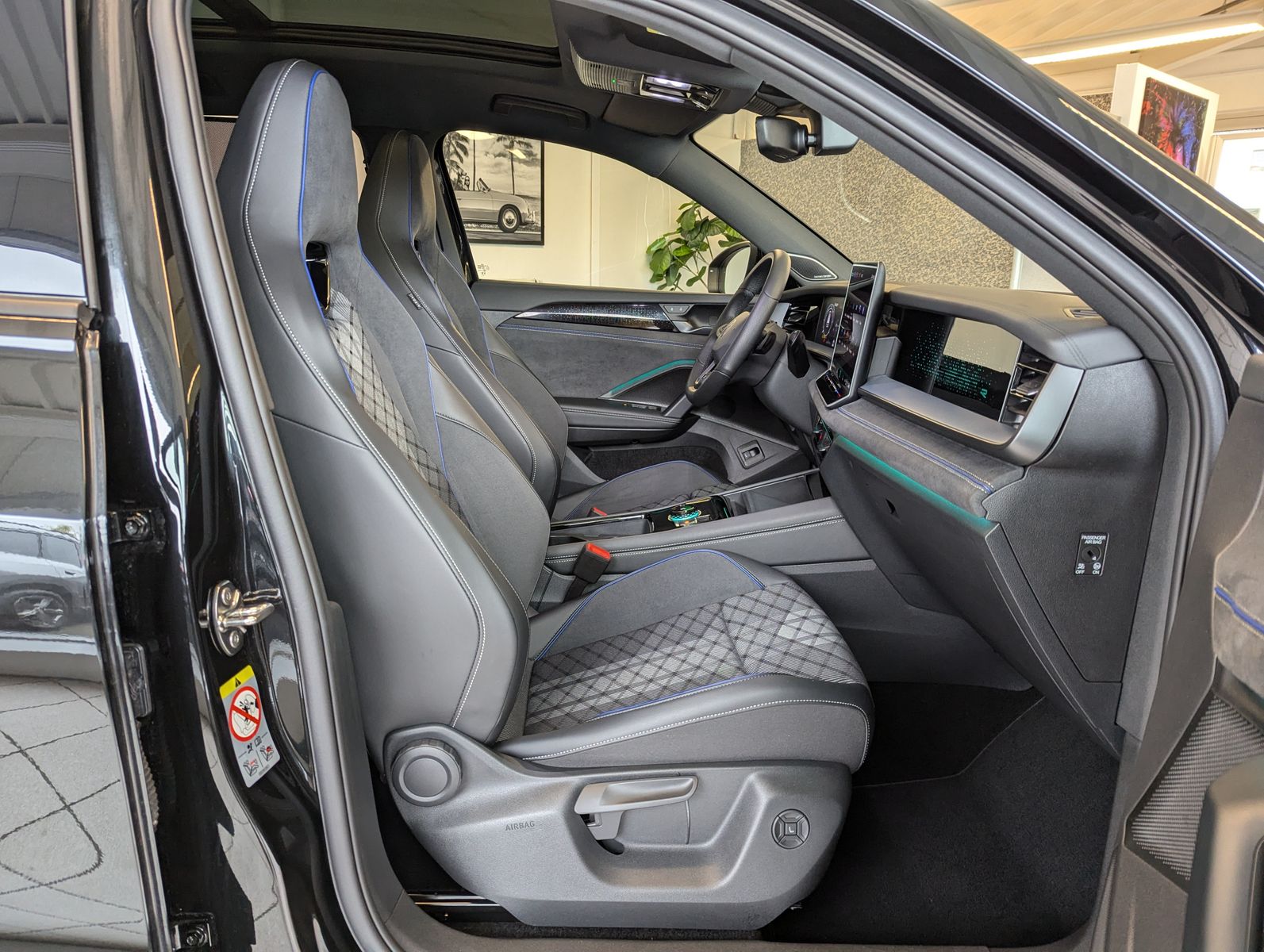 VW Tayron 2.0TDI 4M R-Line Launch Pano Black AHK 20 - Image 16