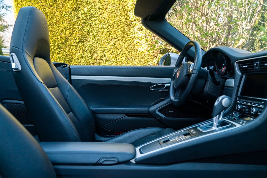 PORSCHE 991 Carrera 4 Cabriolet/ PASM / SPORT AGA / BOSE PORSCHE 991 Carrera 4 Cabriolet/ PASM / SPORT AGA / BOSE