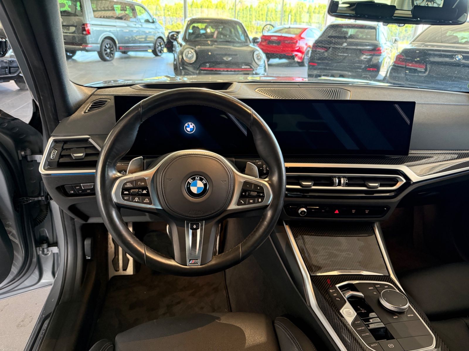 Fahrzeugabbildung BMW 320d Touring xDrive MSport*LED*HK*AHK*MSitze*360