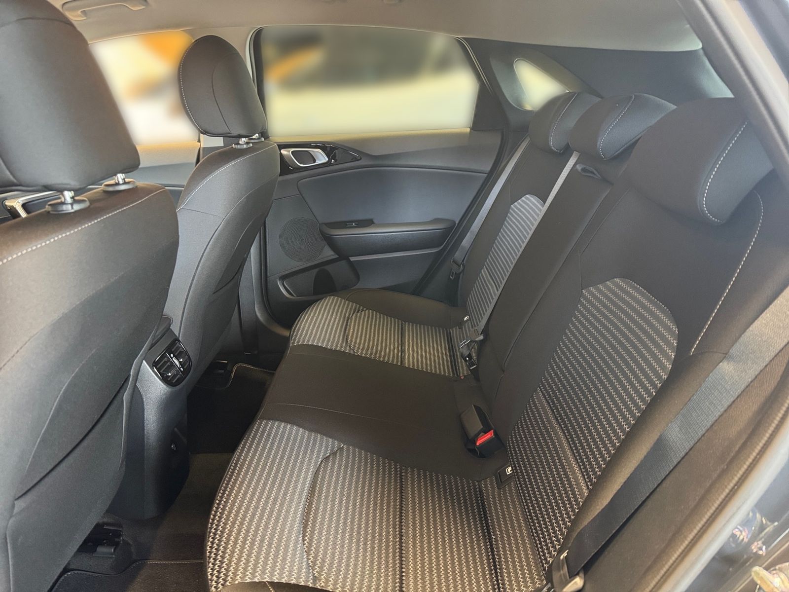 Fahrzeugabbildung Kia CEED_5 1.5T 48V DCT 140 FED DES JBL