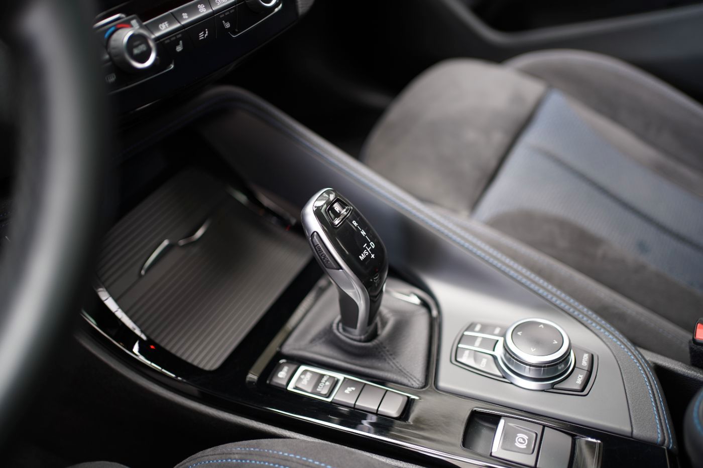 Fahrzeugabbildung BMW X1 20iA M Sport +AHK+Glasdach+LED+PDC+Alarmanlag