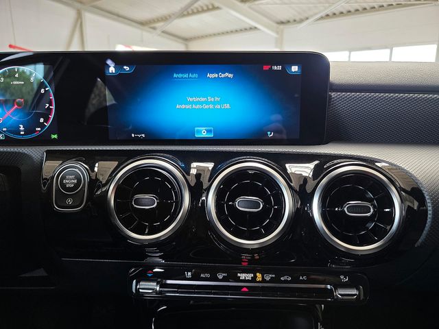 MERCEDES-BENZ A 200 — Foto 22