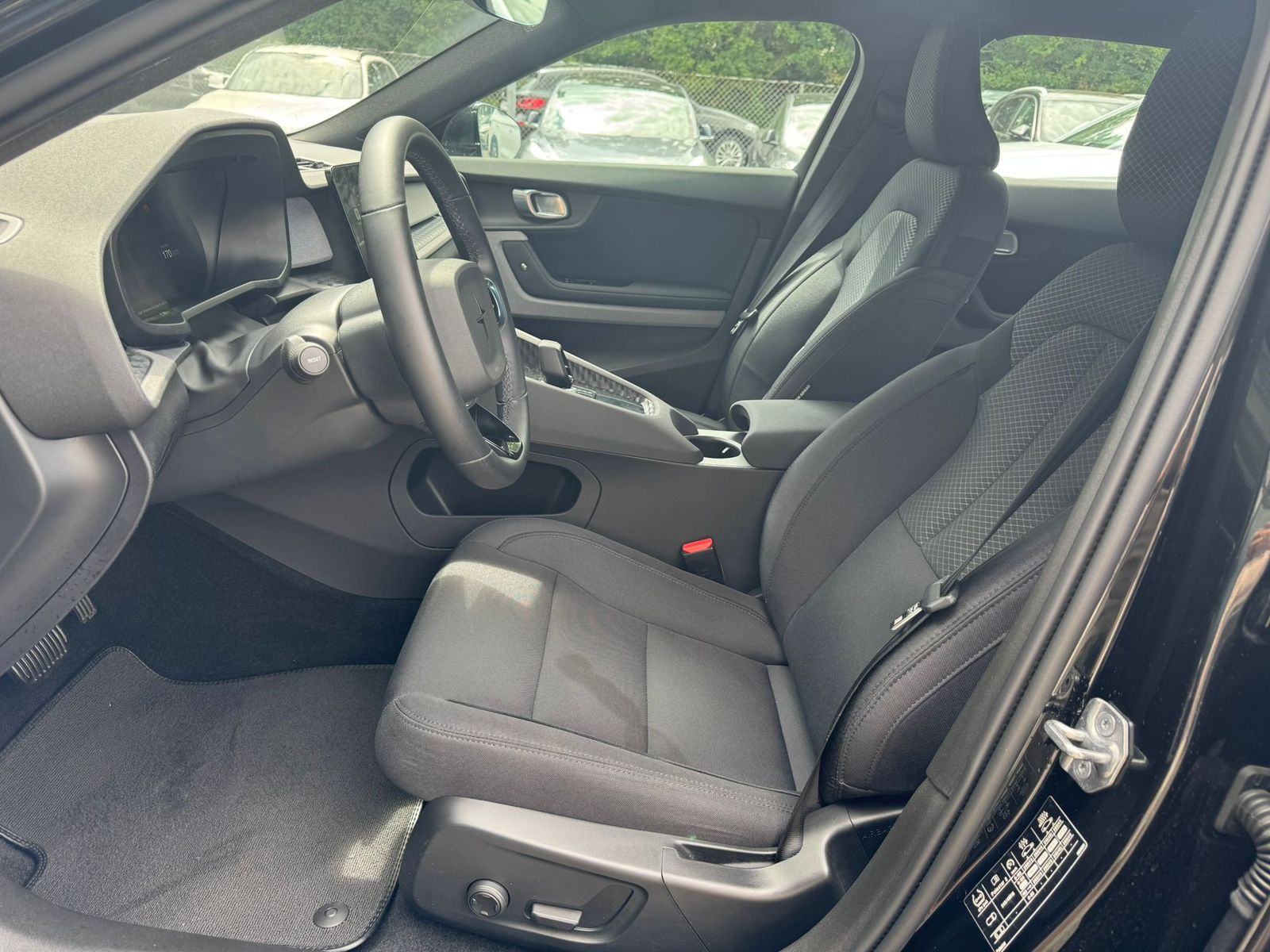 Fahrzeugabbildung Polestar 2 Standard Range SMNAVI+MEMO+SHZ+DAB+360°+19"