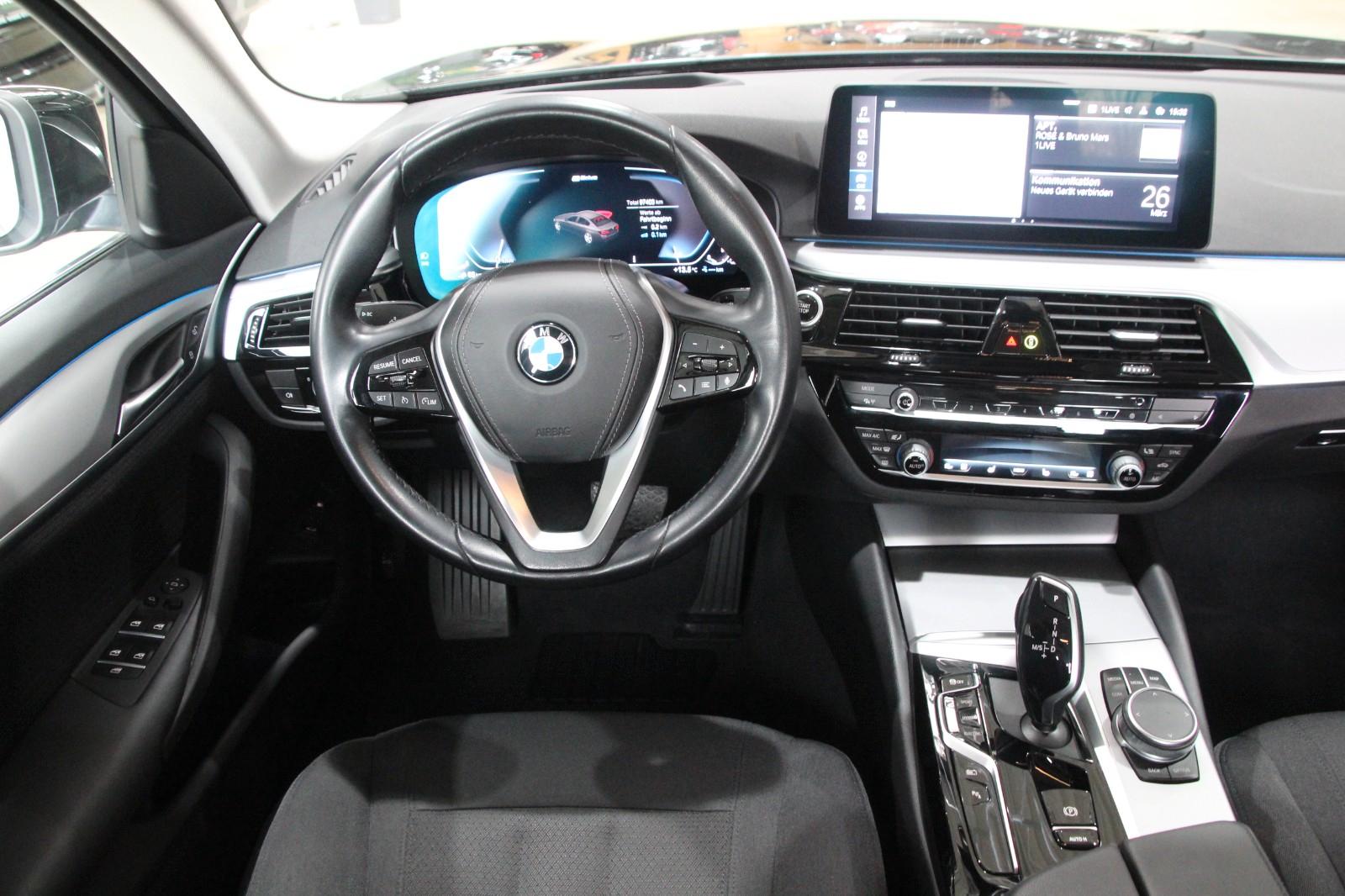 BMW 530 e *HUD*LASER*CAM*TOT*SPUR*VIRTUAL*