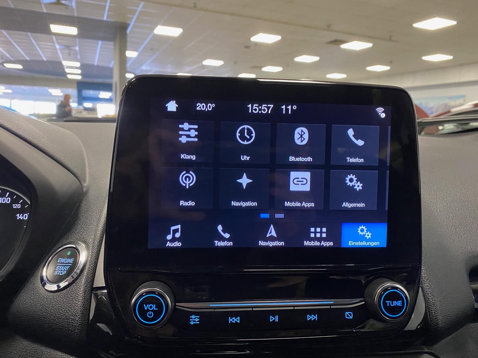 Fahrzeugabbildung Ford EcoSport 1.0 Titanium Automatik+AHK++NAVIGATION+