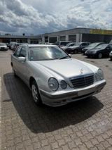 Mercedes-Benz E 200 KOMPRESSOR CLASSIC - Mercedes-Benz E 200 aus 2001