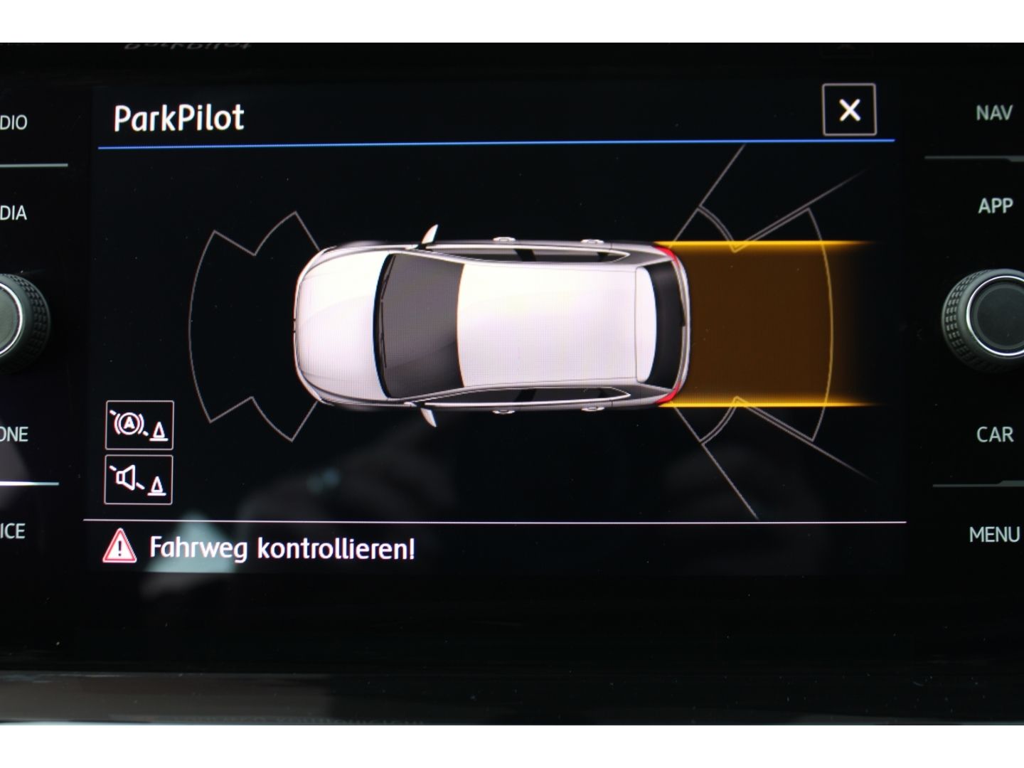 Fahrzeugabbildung Volkswagen Polo VI Comfortline Navi TWA GRA PDC Radio/CD 8