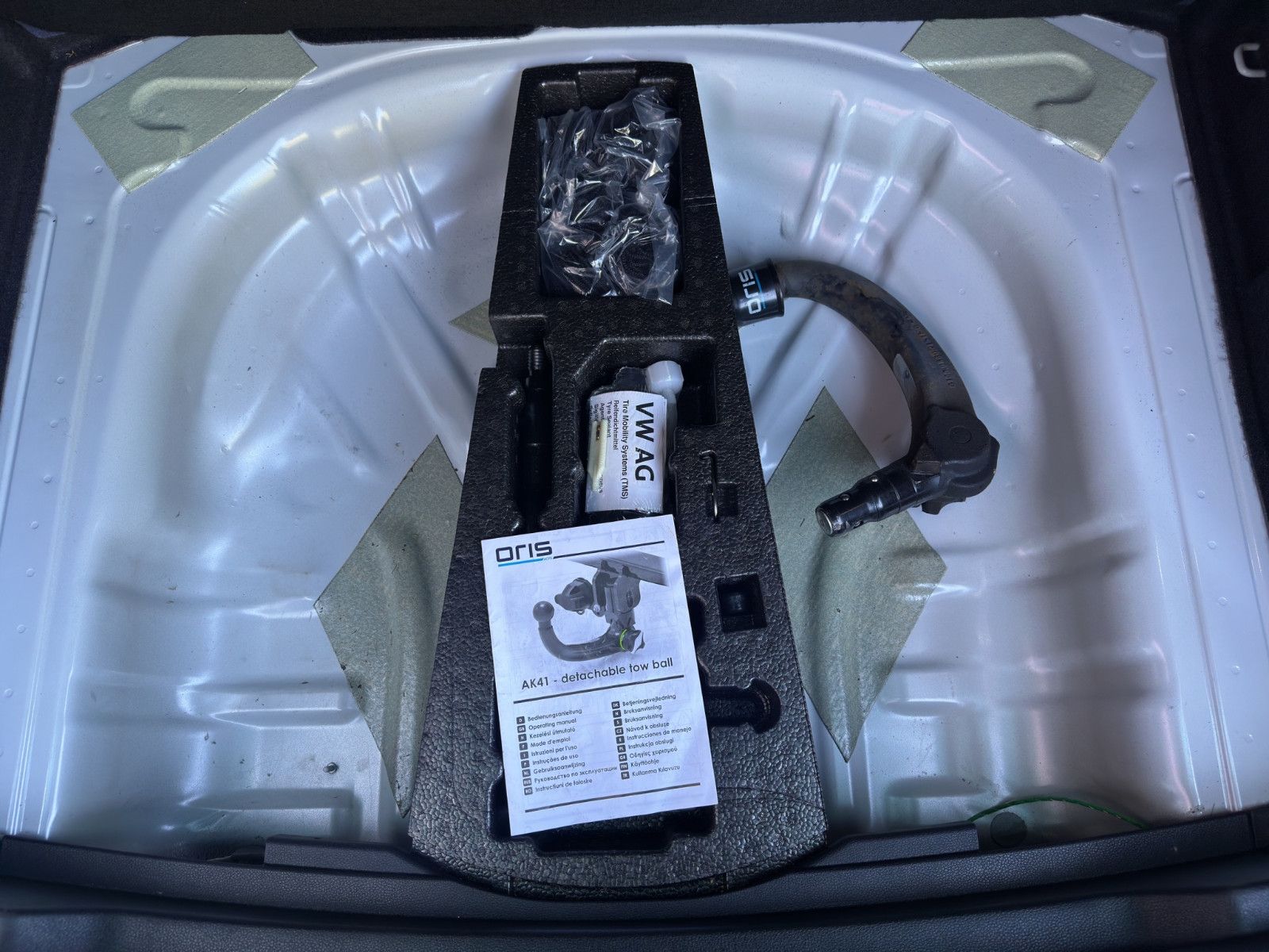 Fahrzeugabbildung SKODA KAROQ SPORTLINE DSG LED AHK APP KAMERA
