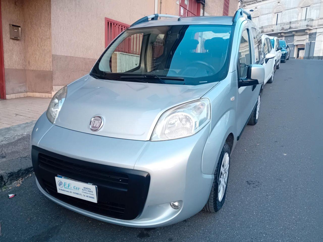 Fiat Qubo 2010 — вигляд ззаду
