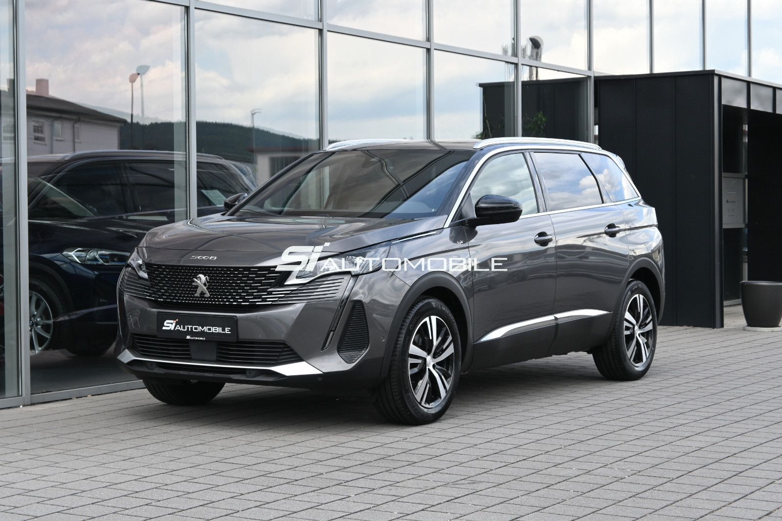Fahrzeugabbildung Peugeot 5008 BlueHDi 130 GT °ACC°AHK°PANO°7-SITZE°ALARM°