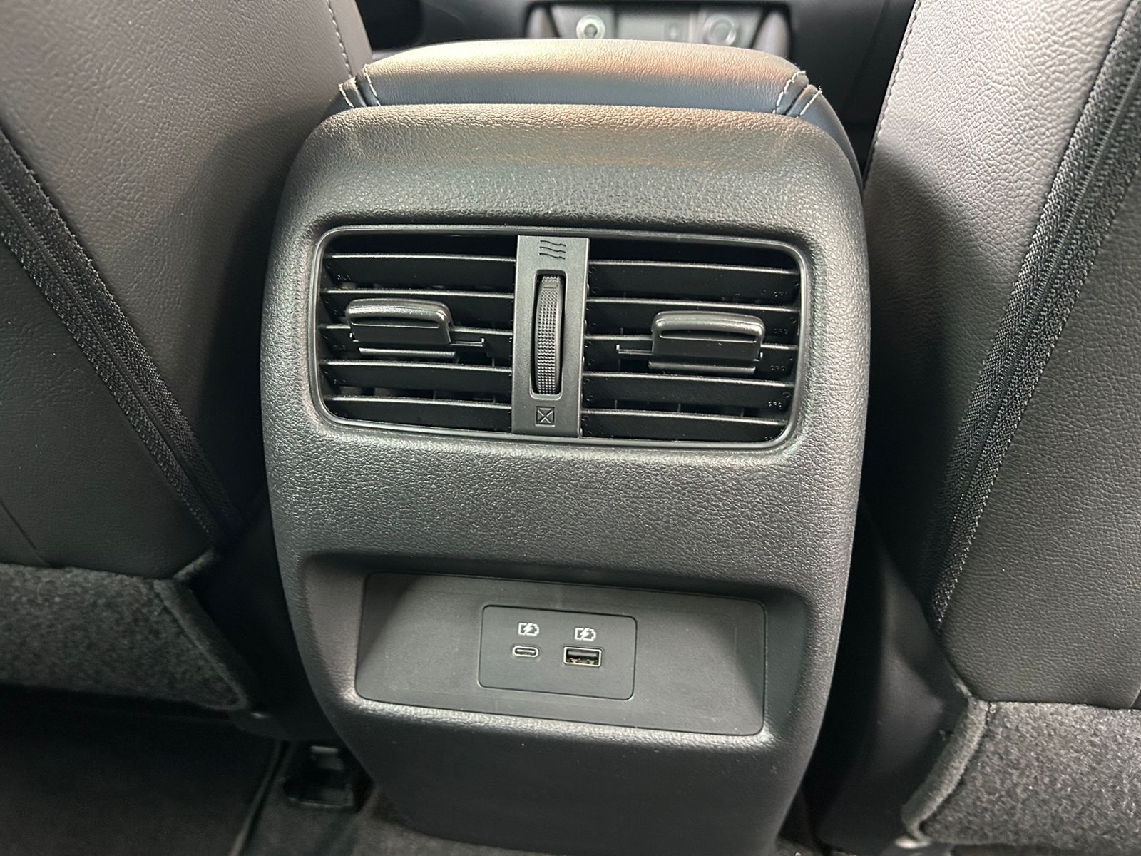 Fahrzeugabbildung Nissan Qashqai Premiere Edition PANO HUD 360° LED NAV