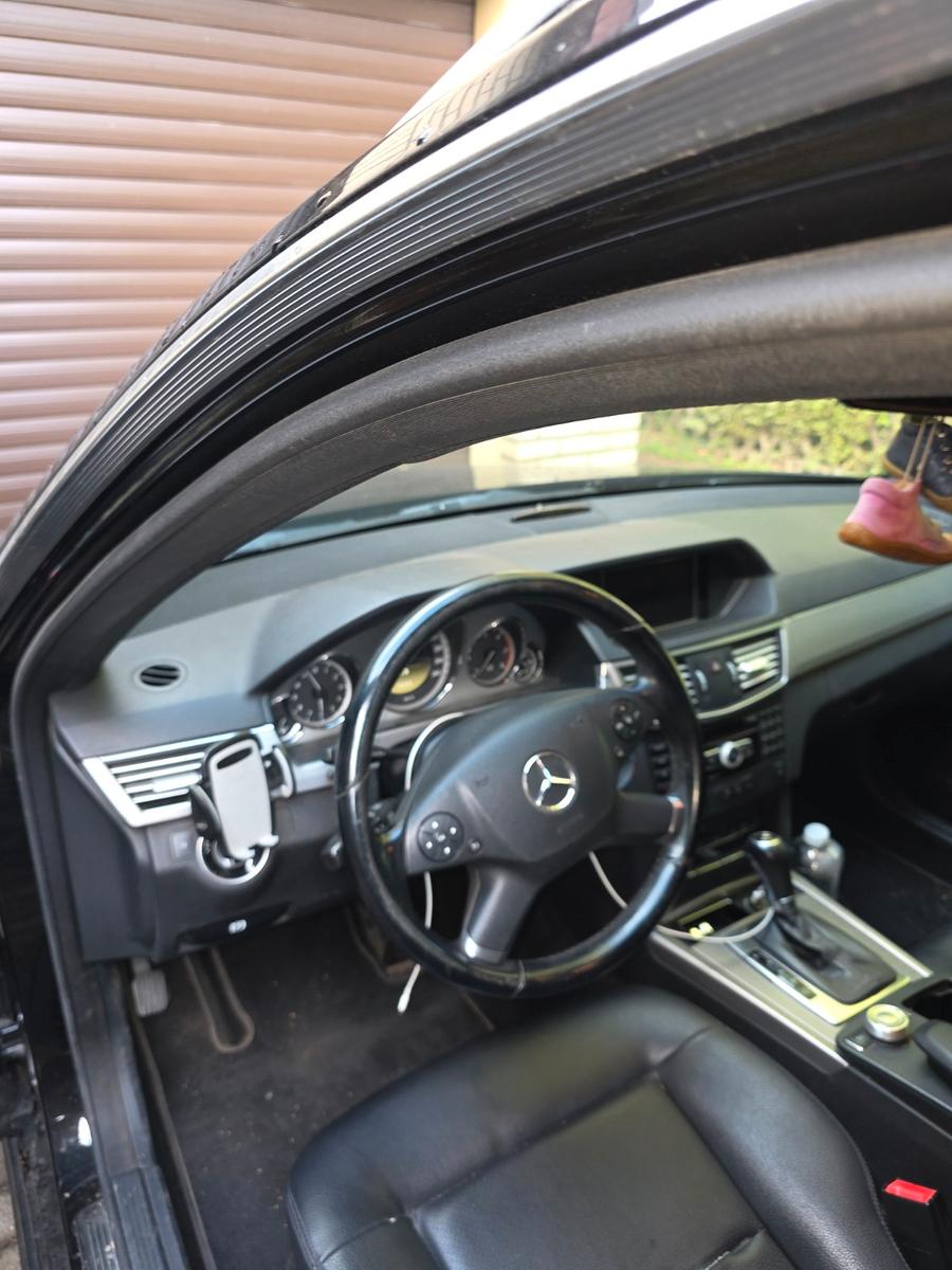 Mercedes-Benz E200 2011 — двигун 2.143 cm³, 136 HP (100kW)