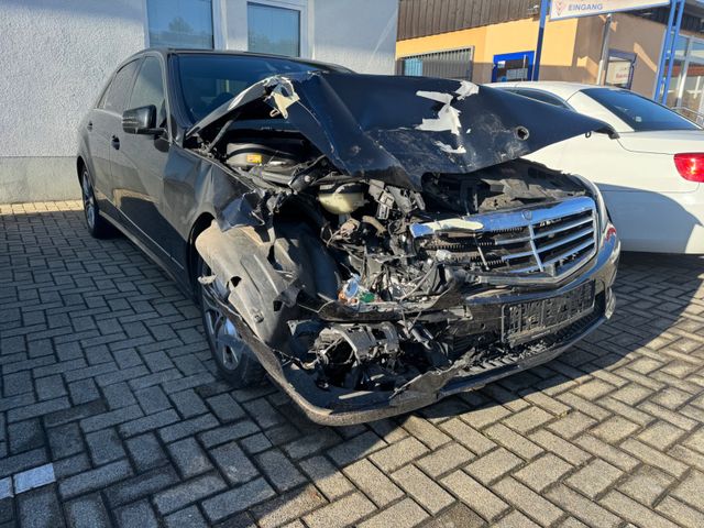 Fahrzeugabbildung Mercedes-Benz E 220 CDI BlueEfficiency Avantgarde AMG Paket