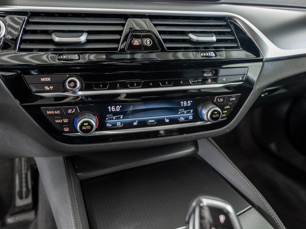 BMW 520d Touring M-Sport AHK HUD LASER LED W-LAN SHZ foto 25
