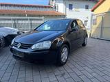 Volkswagen Golf 1.6 - Volkswagen Golf aus 2005: 1.6