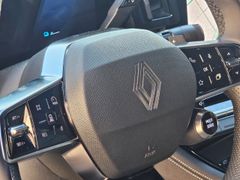 Fahrzeugabbildung Rafale Techno 1.2 E-TECH Hybrid 200 4Control adv