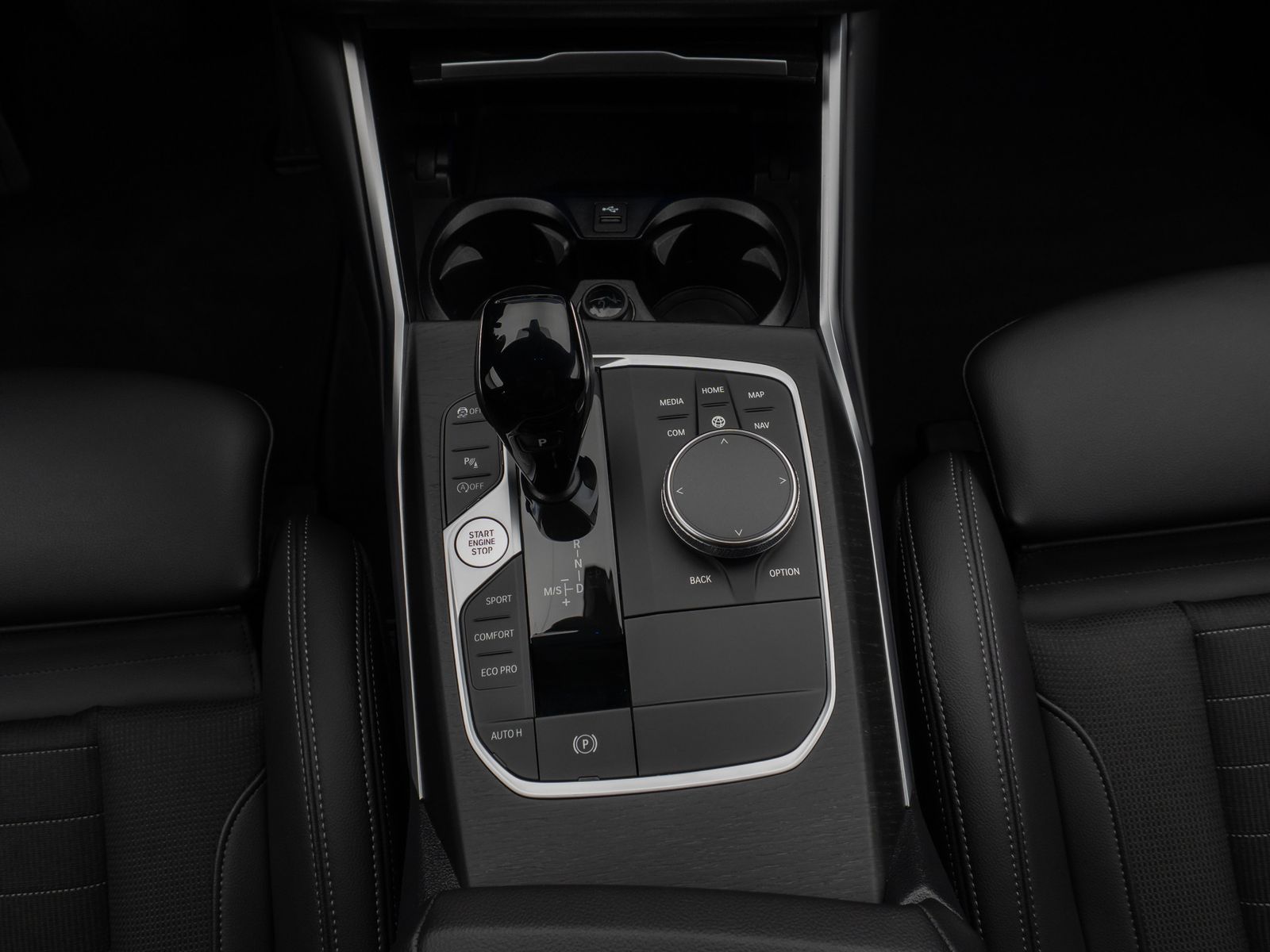 Fahrzeugabbildung BMW 330i xD SportLine DAB HiFi PDC Alarm LED M Sport