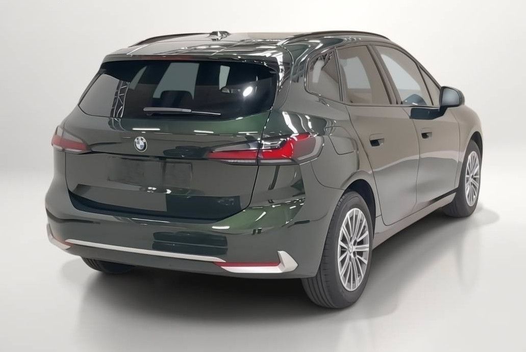 Fahrzeugabbildung BMW 218 Active Tourer HuD AHK 360° Harman Kardon