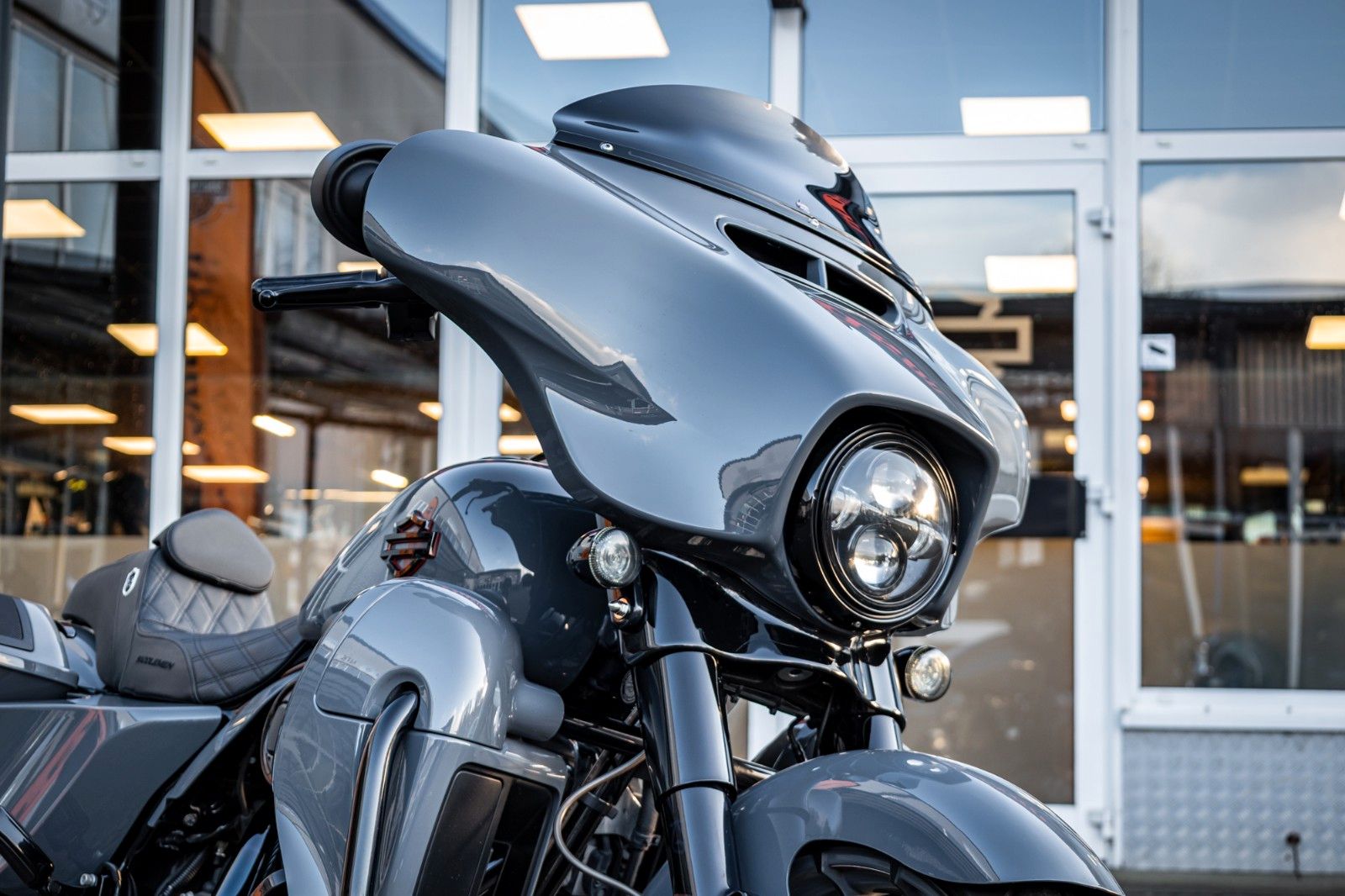 Fahrzeugabbildung Harley-Davidson FLHXSE CVO STREET GLIDE 117 cui - Jekill -