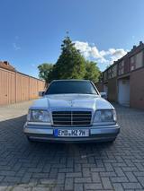 Mercedes-Benz W124 Oldtimer H Kennz. Automatik Klima Leder - gebrauchte Mercedes-Benz 220 aus dem Jahr 1994
