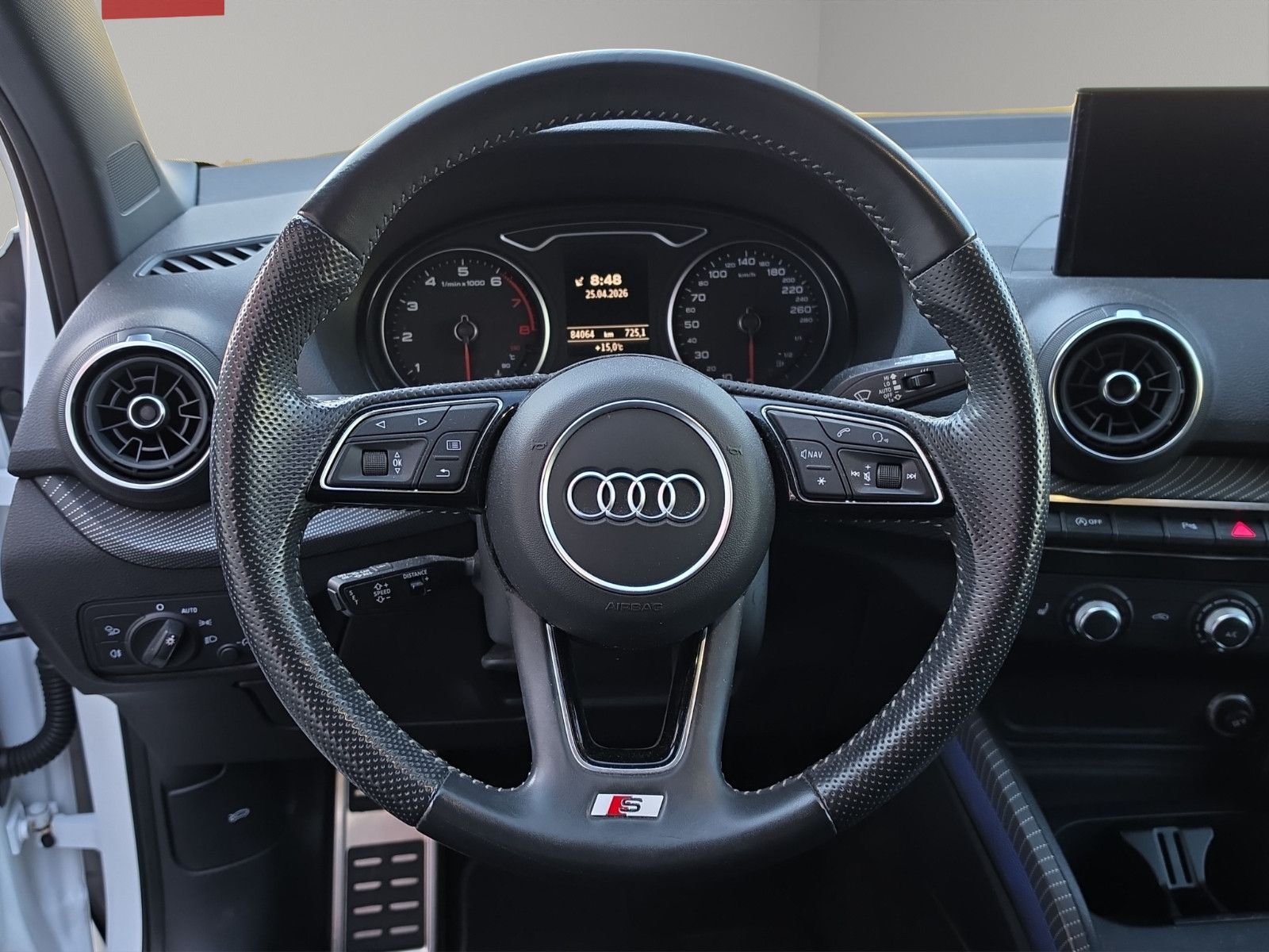 Fahrzeugabbildung Audi Q2 35 TFSI SPORT S-LINE NAVI LED PDC SHZ LEDER