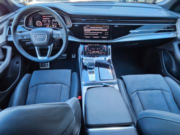 Audi Q8 - 10