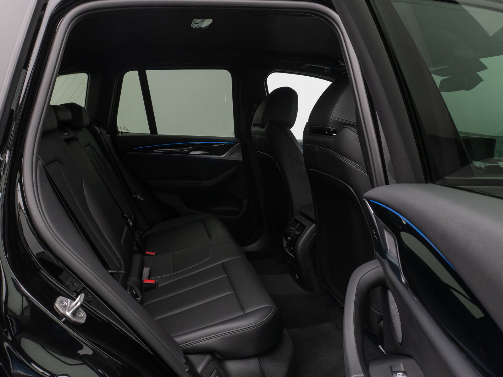 Fahrzeugabbildung BMW X3 xD30e Laser Kamera HUD DAB AHK Komfort 19Zoll