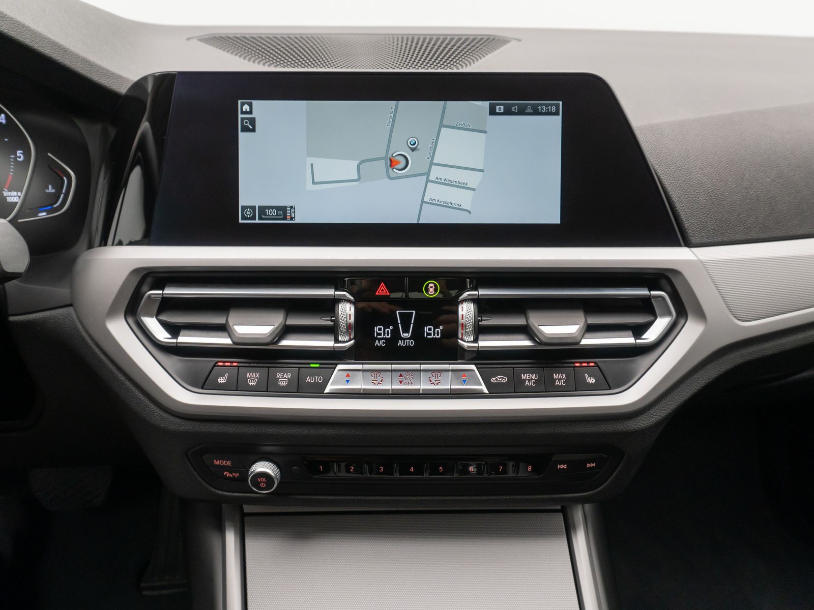 Fahrzeugabbildung BMW 320d Kamera DAB HiFi Stop&Go Fernlichtassist LED