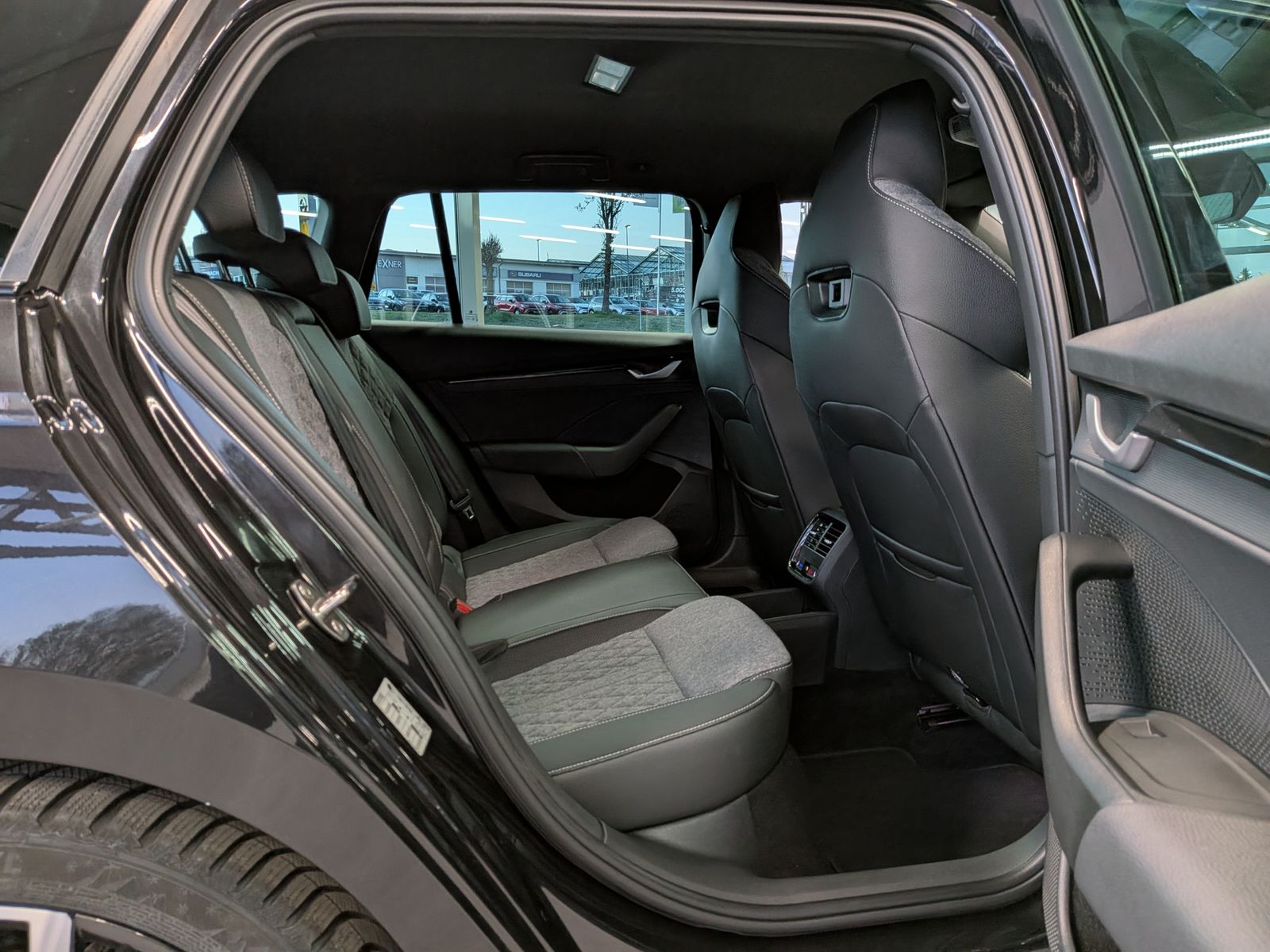 Fahrzeugabbildung SKODA Octavia 2.0 TDI DSG Sportline Matrix 5J-Garantie