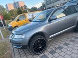 Volkswagen Vw Touareg 3.2 - Volkswagen Touareg mit Benzin-Antrieb: Geländewagen, 3.2