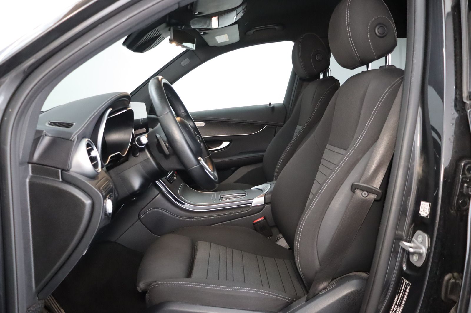 Fahrzeugabbildung Mercedes-Benz GLC 300 e 4Matic * DIS * RFK * LED