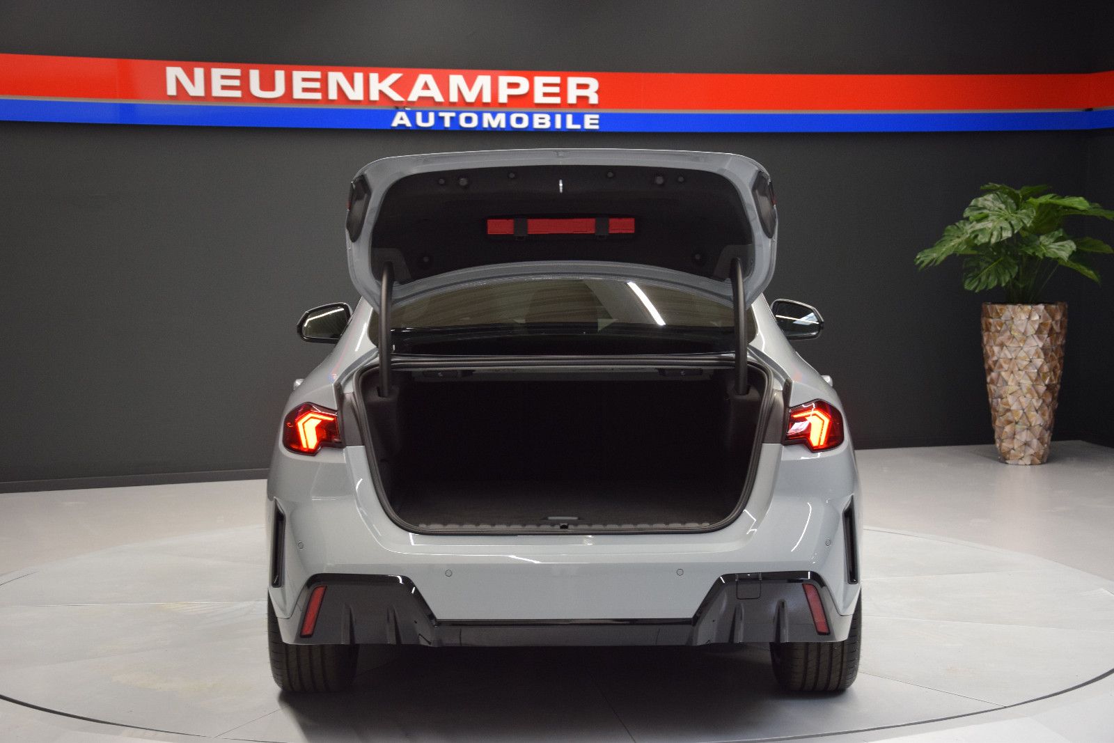 Fahrzeugabbildung BMW 220 i Gran Coupé M Sport Pano H&k Memory Schale