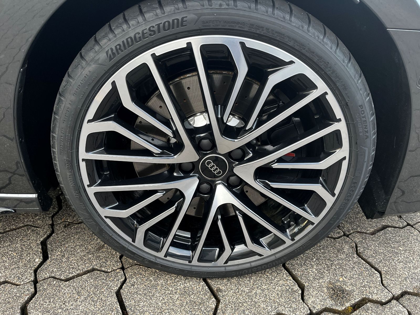 Fahrzeugabbildung Audi S3 Sportback quattro 19" PANO ACC PDC LED