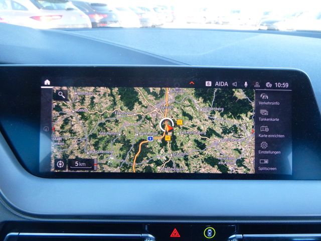 Fahrzeugabbildung BMW 118 i Advantage >AUT/LED/PDC/SHZ<