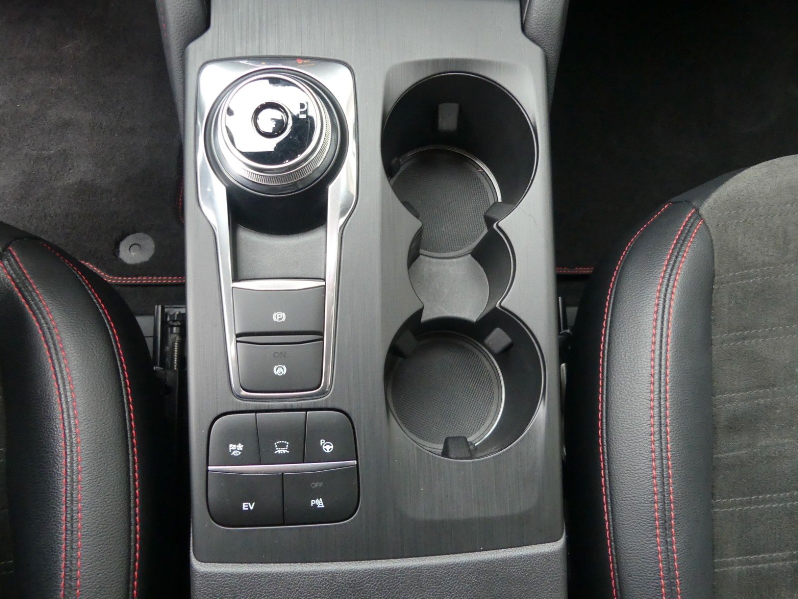 Fahrzeugabbildung Ford Kuga Plug-In Hybrid ST-Line X