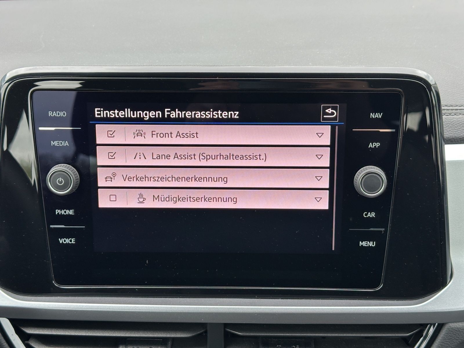 Fahrzeugabbildung Volkswagen T-Roc TSI Life LED NAVI RFK PDC SHZ LM