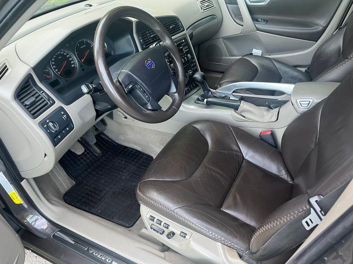 Volvo XC70 2005 — engine 185 HP (136kW)