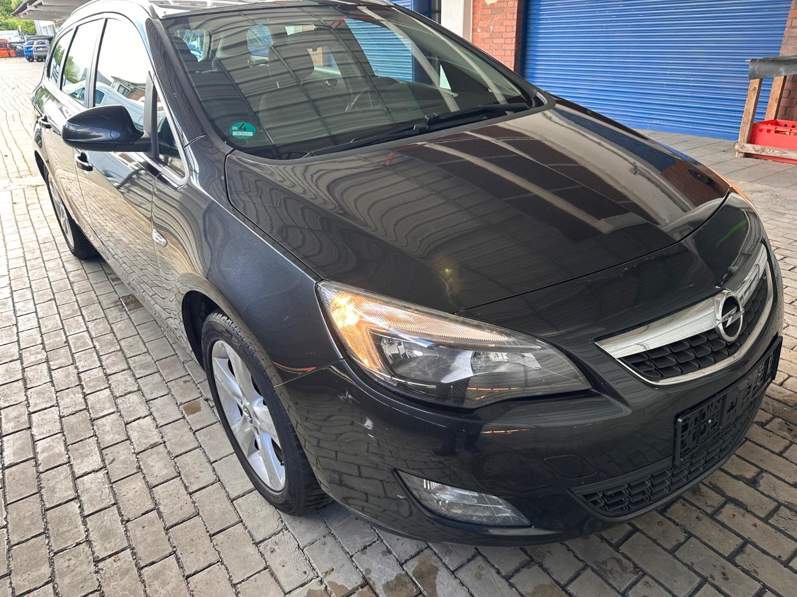 Opel Astra J Sports Tourer Sport