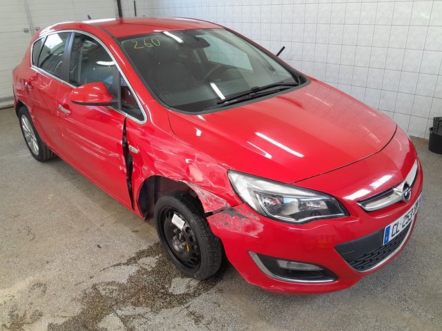 Opel Astra 1,4t 120