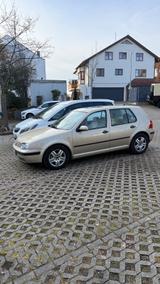 Volkswagen Golf 4 1.6 top Zustand - Volkswagen Golf aus 2001: 1.6