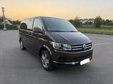 Volkswagen T6 Multivan mit beidseitigen Schiebetüren, NAVI - : Van, mit Schiebetür
