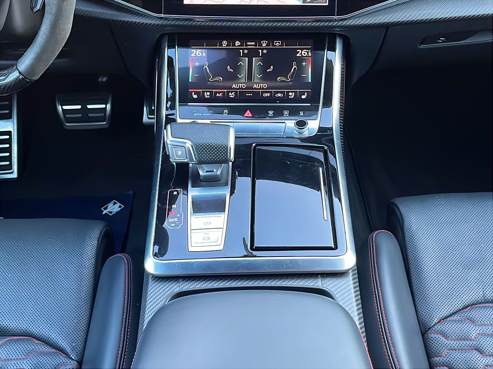 Fahrzeugabbildung Audi RSQ8 4.0 TFSI quattro*Keramik*HUD*23"*Stdhzg**