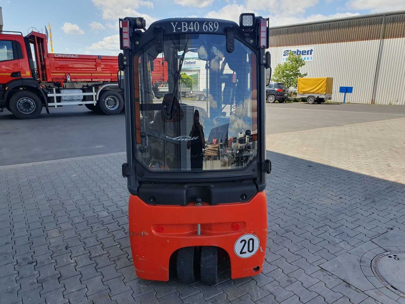 Fahrzeugabbildung Linde E14 - 02 / Triplex: 4.00m! / SS / 855h! / 2021