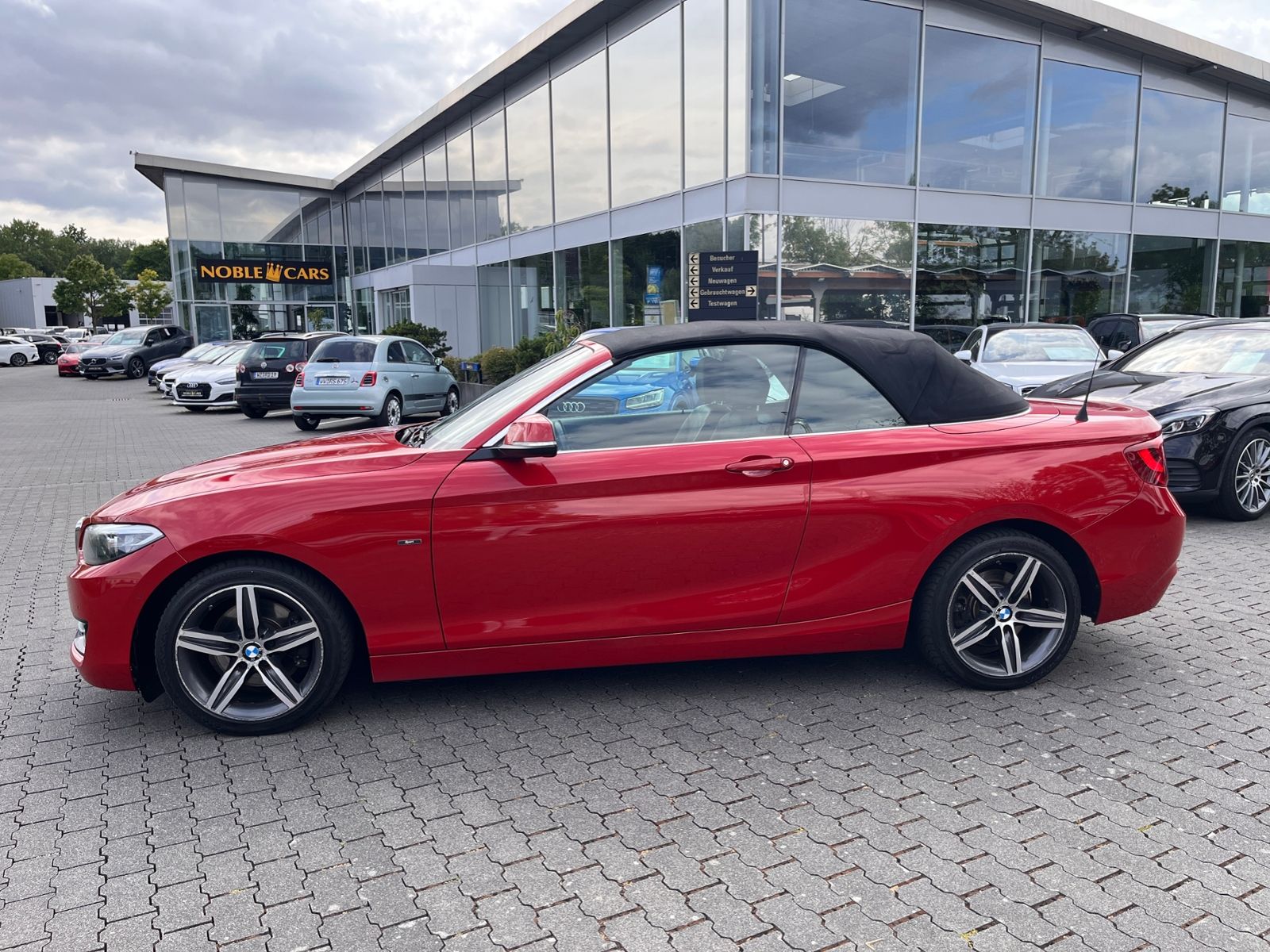 Fahrzeugabbildung BMW 220d Cabrio KLIMA NAVI ALU