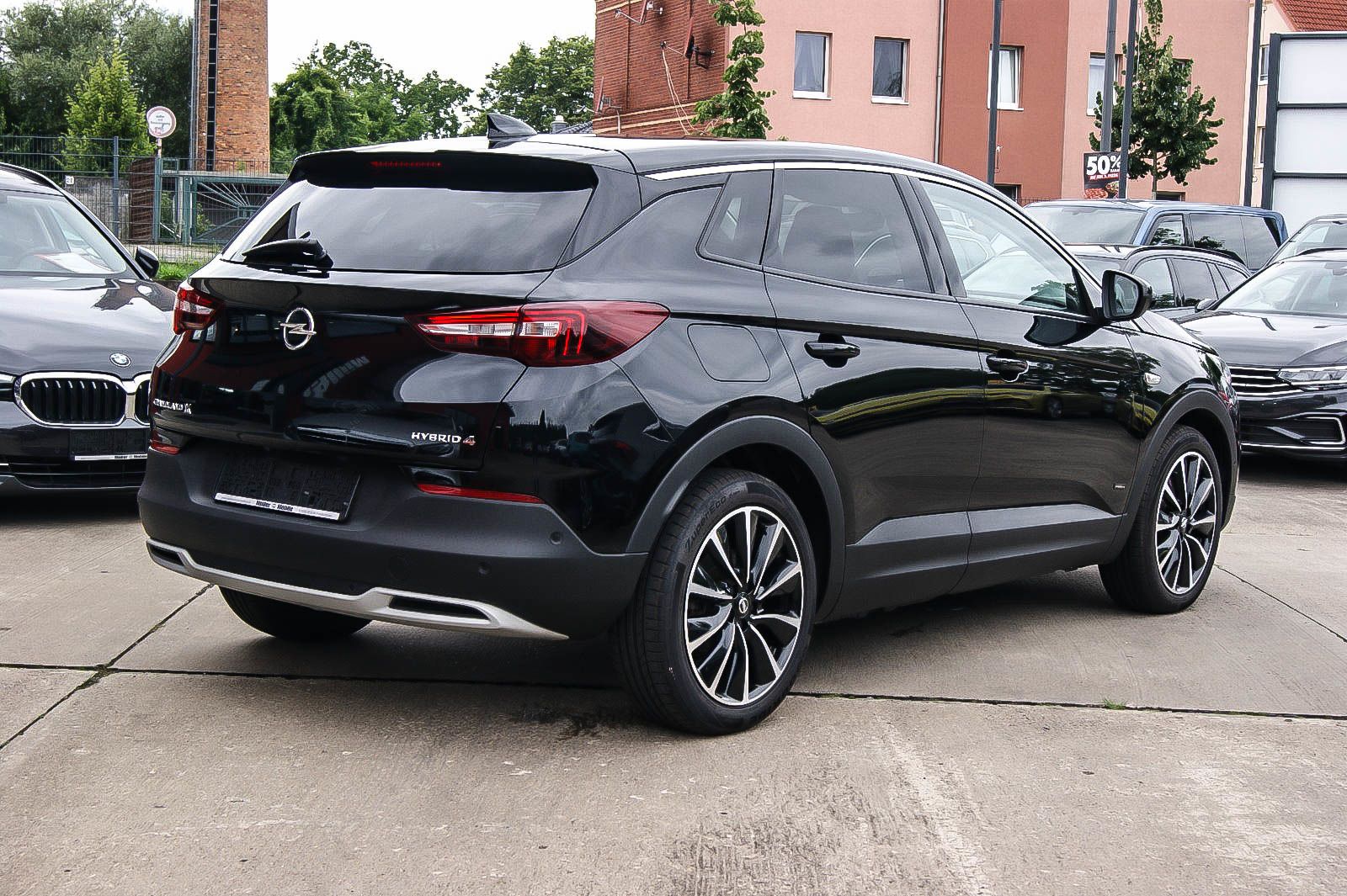 Fahrzeugabbildung Opel Grandland X 1.6T 4x4 Hybrid INNOVATION LED NAVI