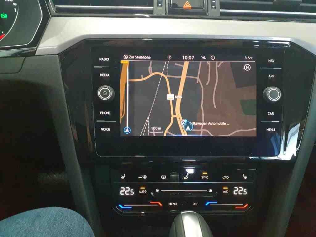Fahrzeugabbildung Volkswagen Passat Variant TSI Business DSG Matrix Navi ACC
